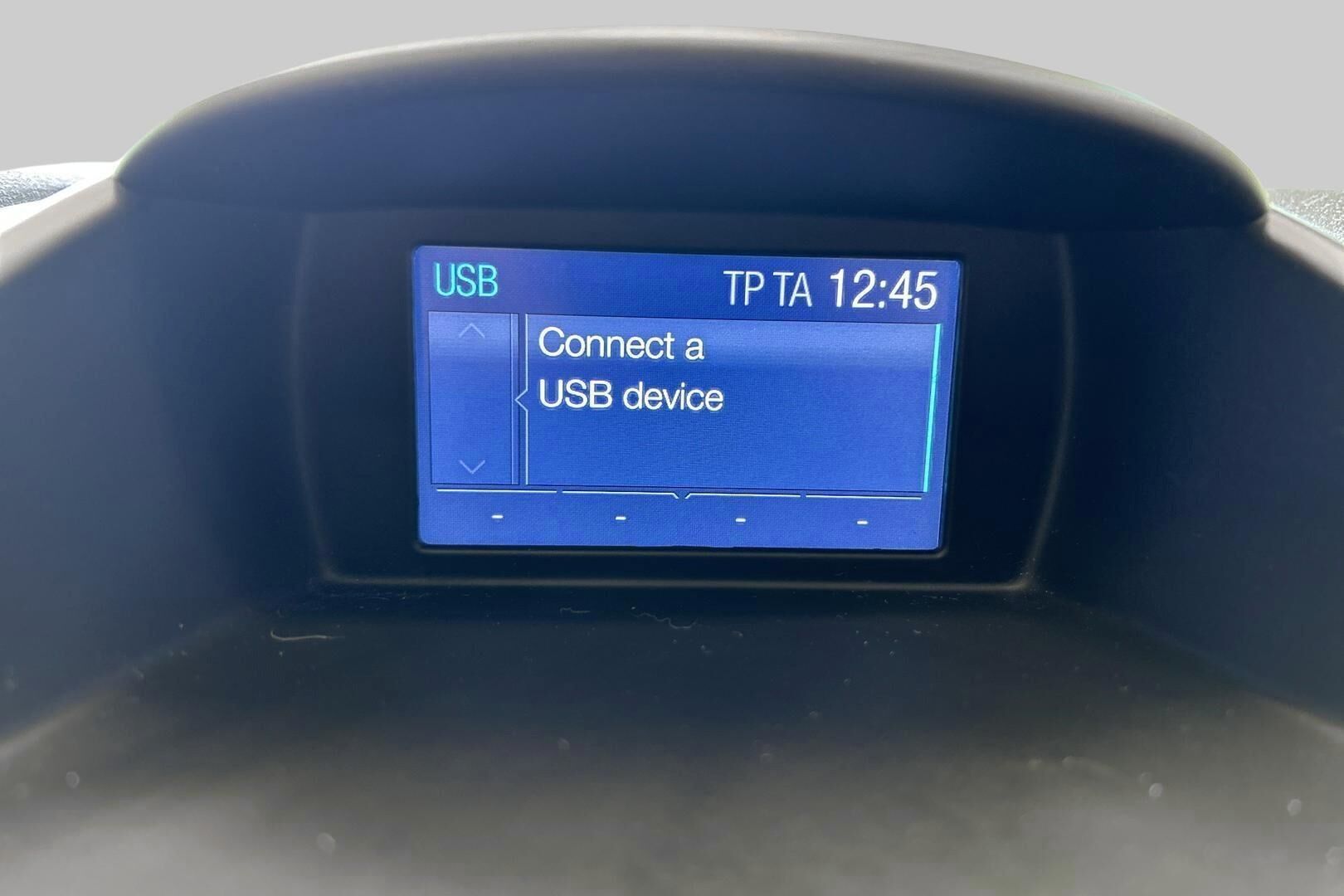 Ford Fiesta iso kuva 21