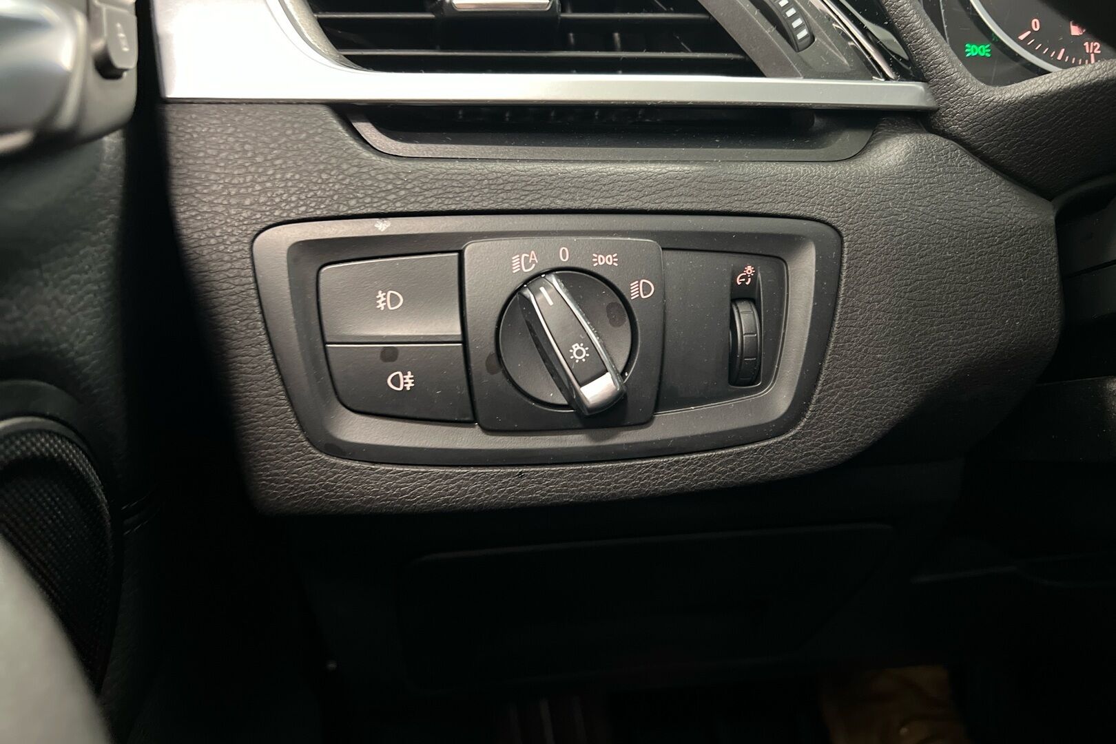 BMW X1 iso kuva 16