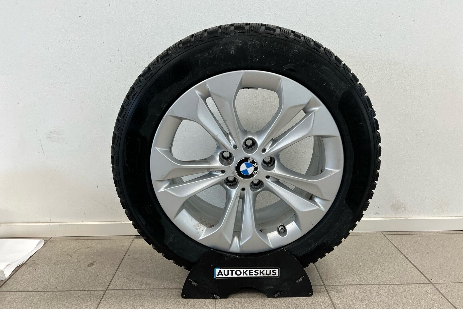 BMW X1 iso kuva 18