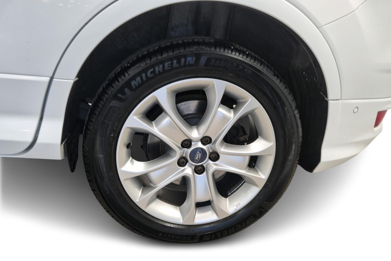 Ford Kuga iso kuva 13