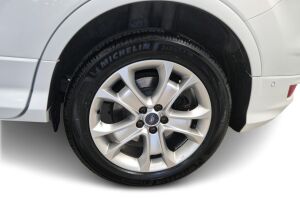 Ford Kuga esikatselu 13