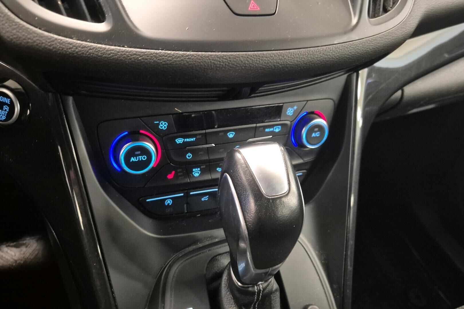 Ford Kuga iso kuva 16