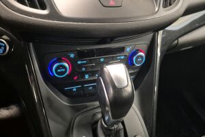 Ford Kuga esikatselu 16