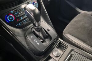 Ford Kuga esikatselu 17