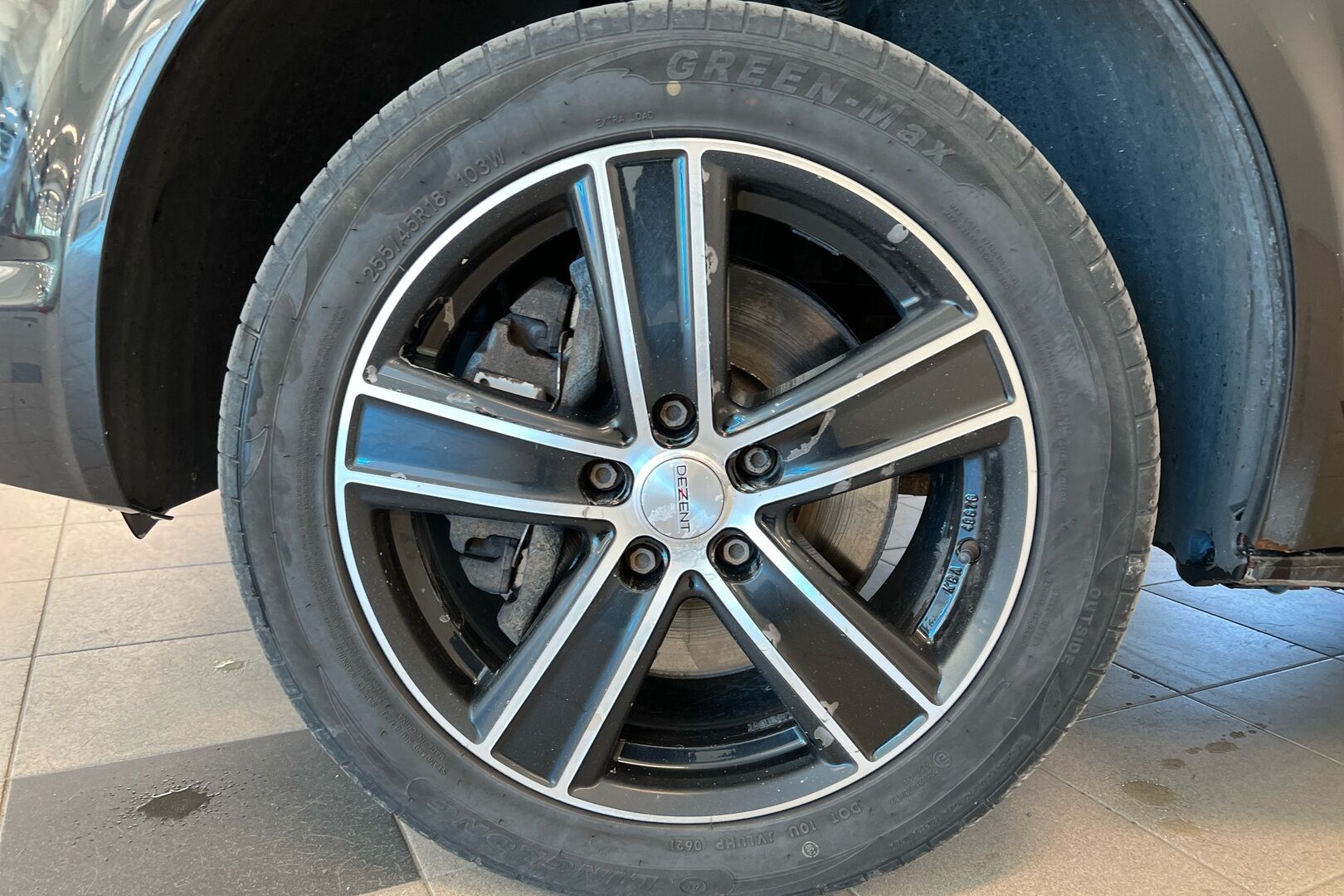 Volkswagen Transporter iso kuva 10