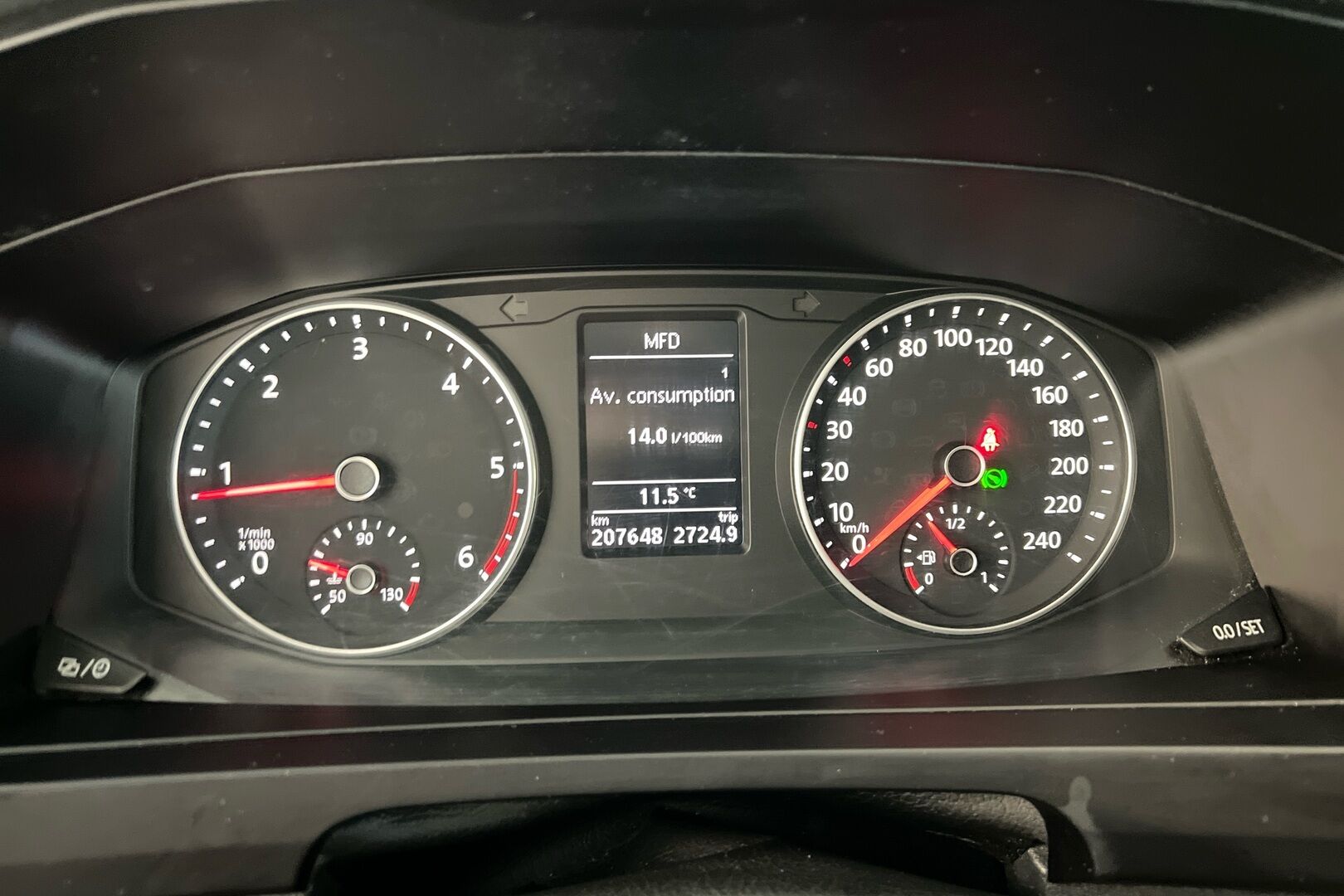 Volkswagen Transporter iso kuva 11