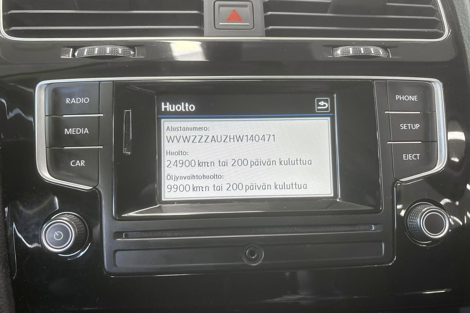 Volkswagen Golf iso kuva 14