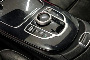 Mercedes-Benz E esikatselu 16