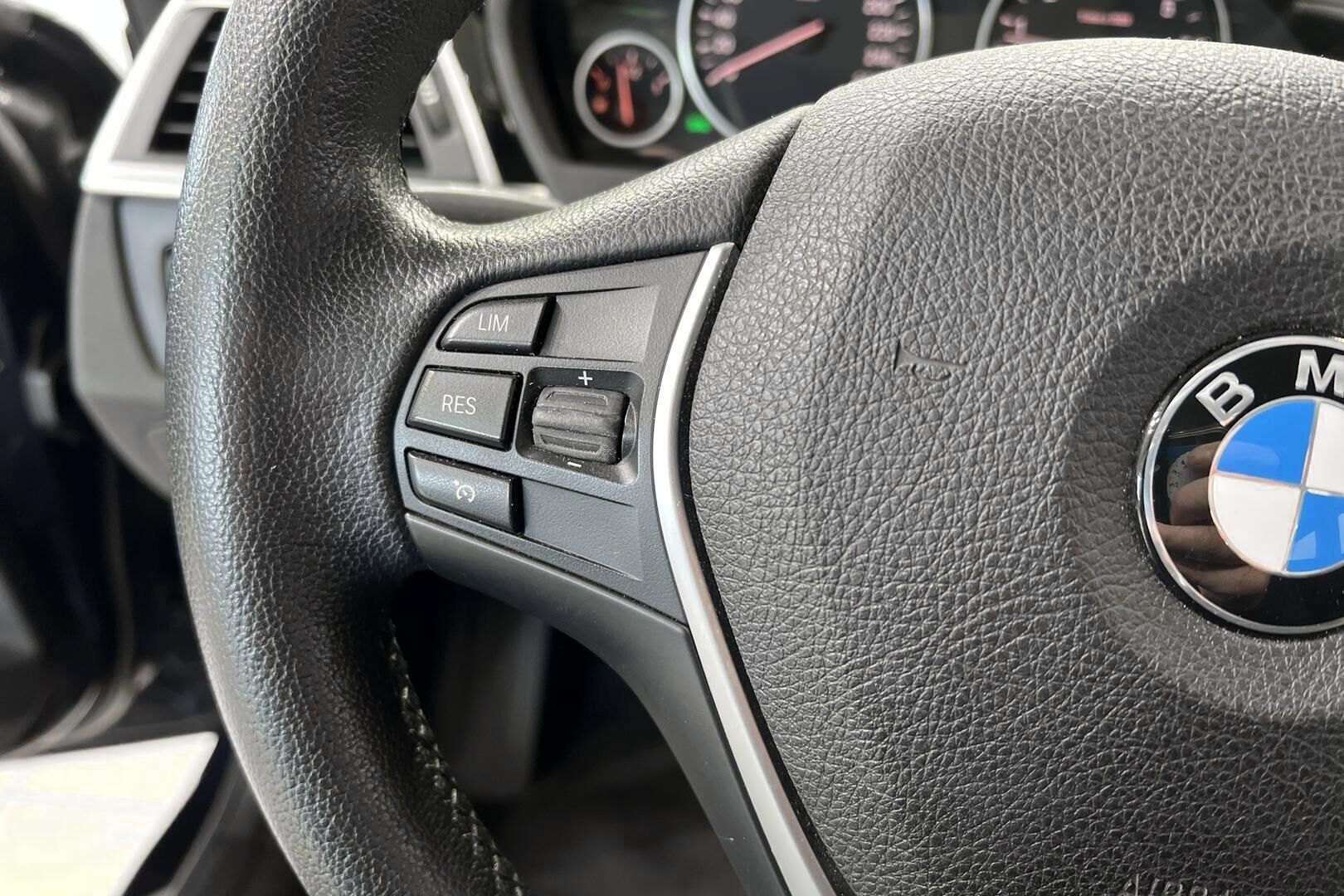 BMW 3-sarja iso kuva 13