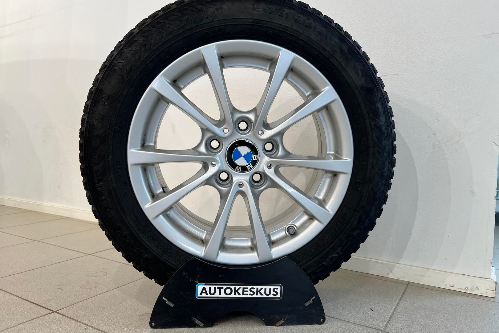 BMW 3-sarja iso kuva 16