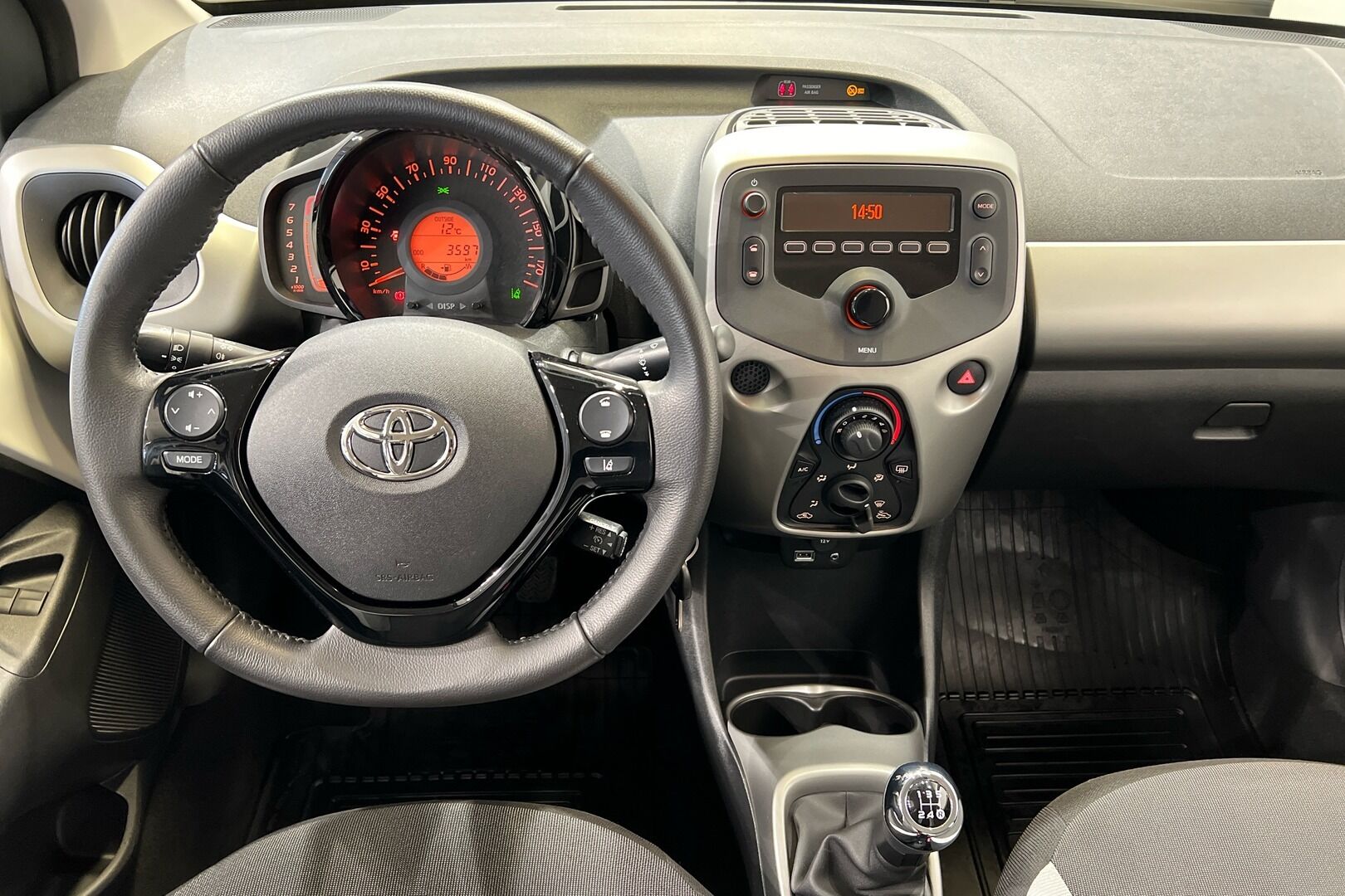Toyota AYGO iso kuva 13