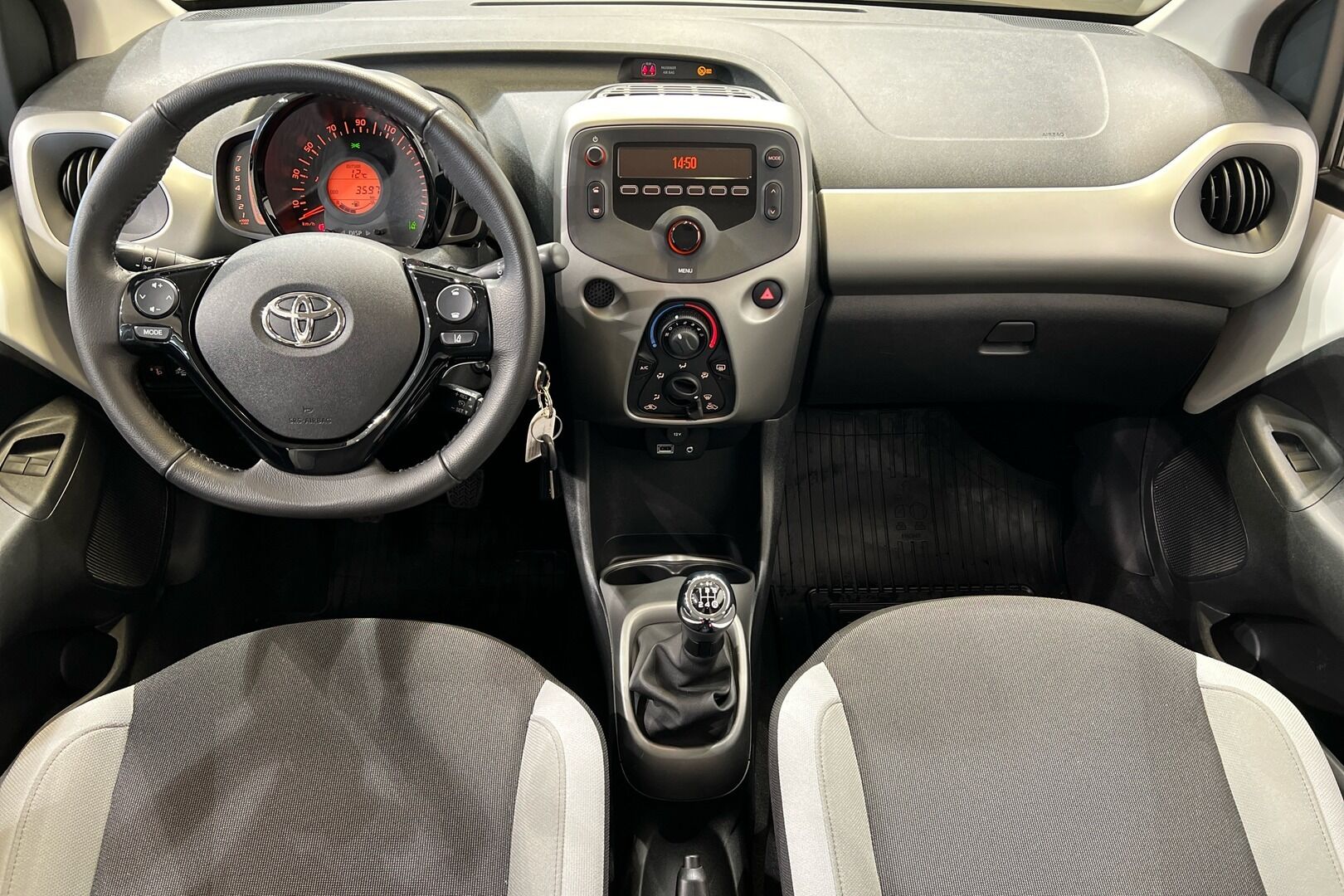 Toyota AYGO iso kuva 14