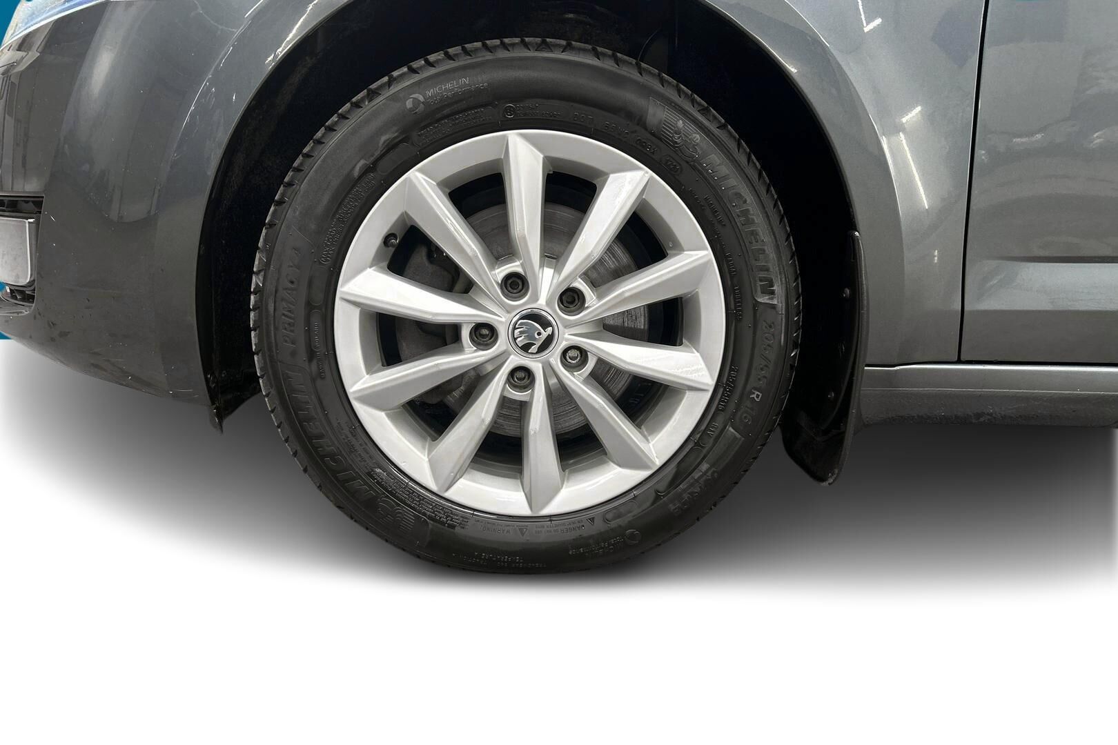 Skoda Octavia iso kuva 12