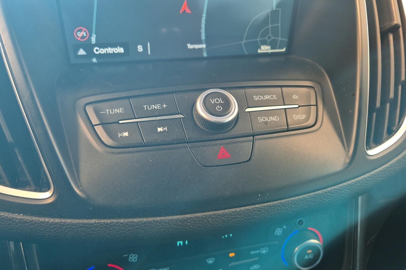 Ford C-Max iso kuva 16