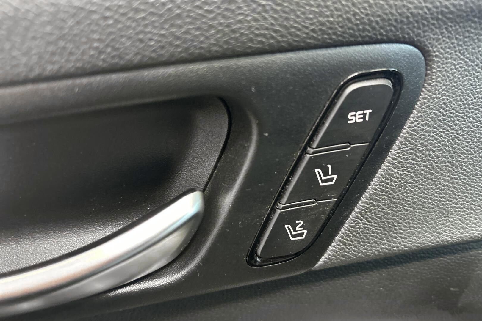 Kia Optima iso kuva 22