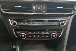 Kia Optima esikatselu 13