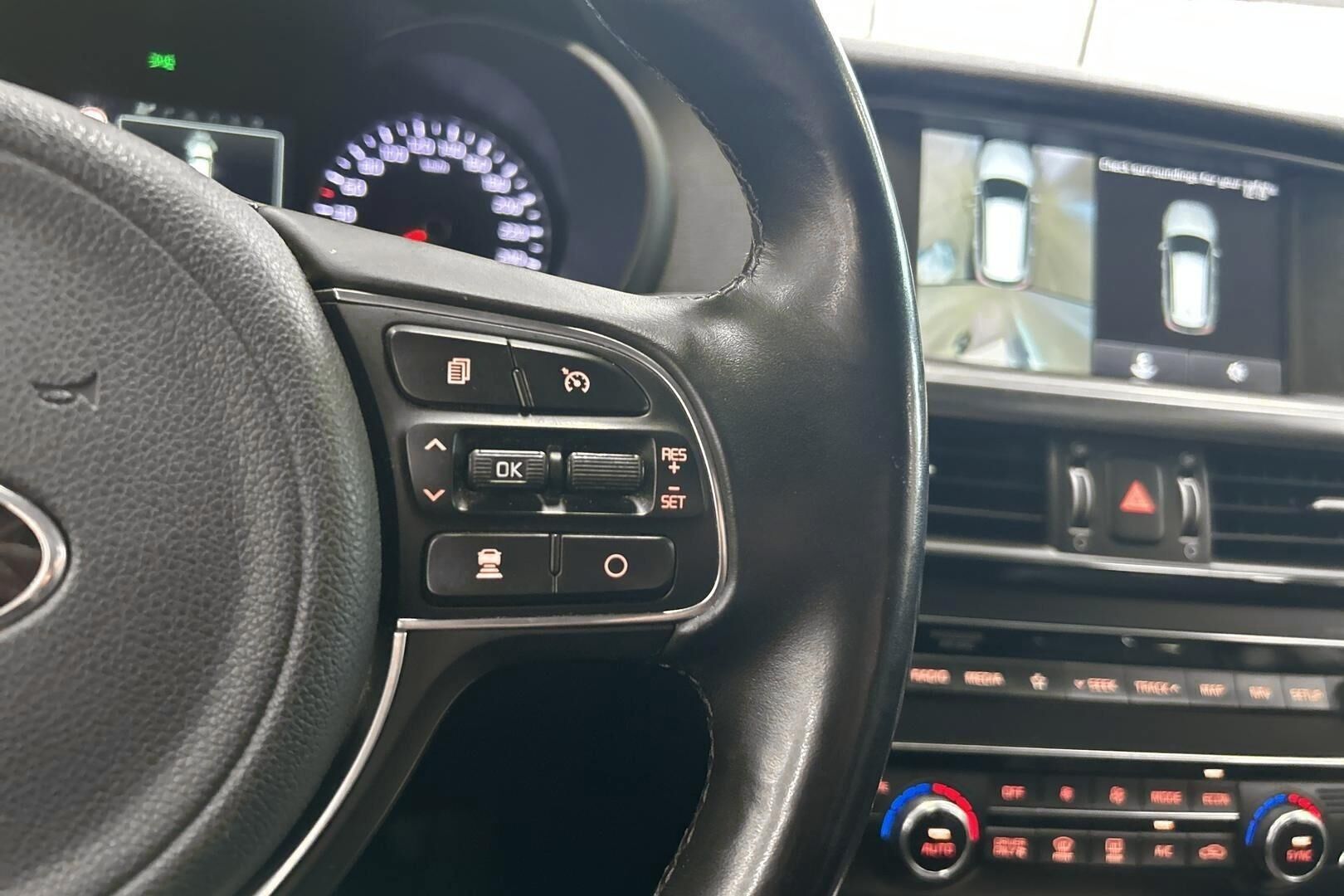 Kia Optima iso kuva 15