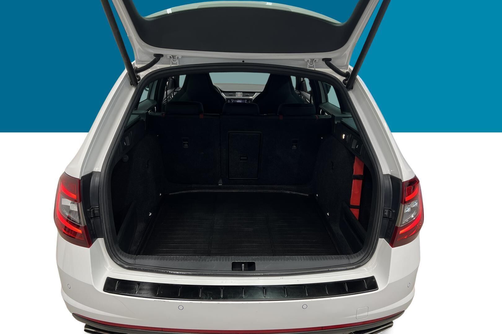 Skoda Octavia iso kuva 11