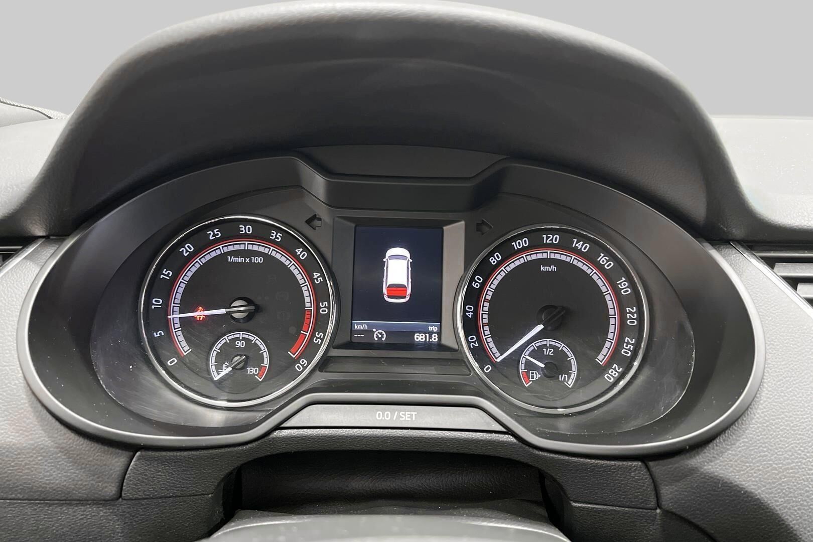 Skoda Octavia iso kuva 13