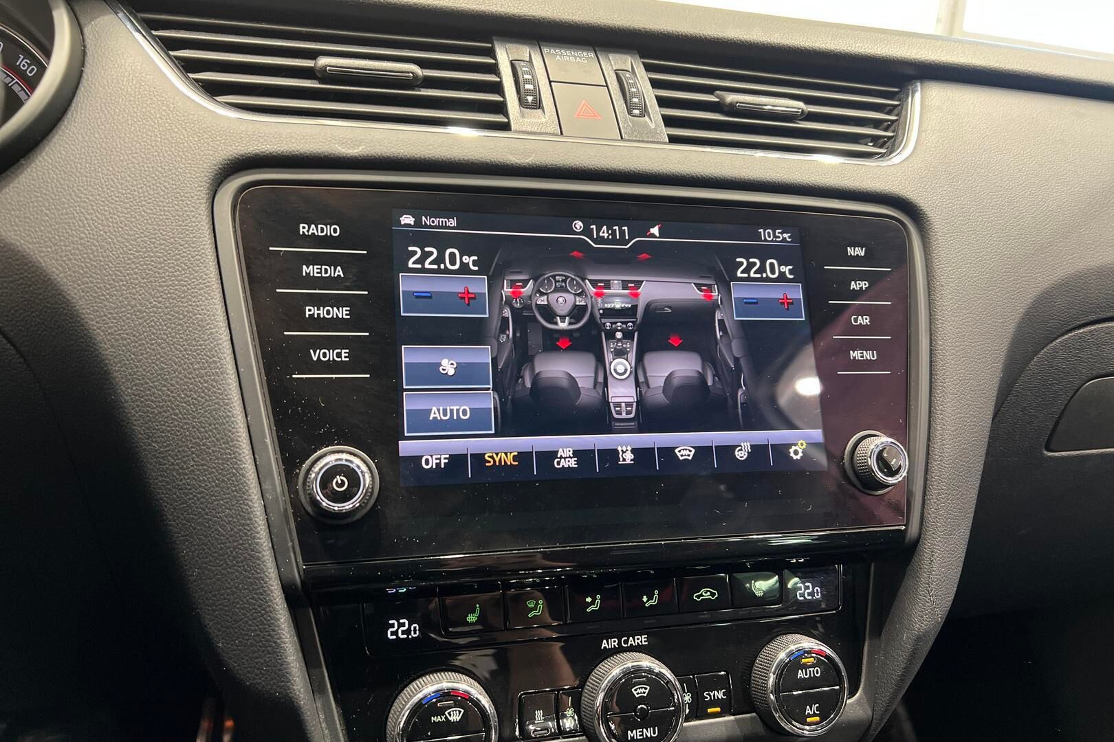 Skoda Octavia iso kuva 17