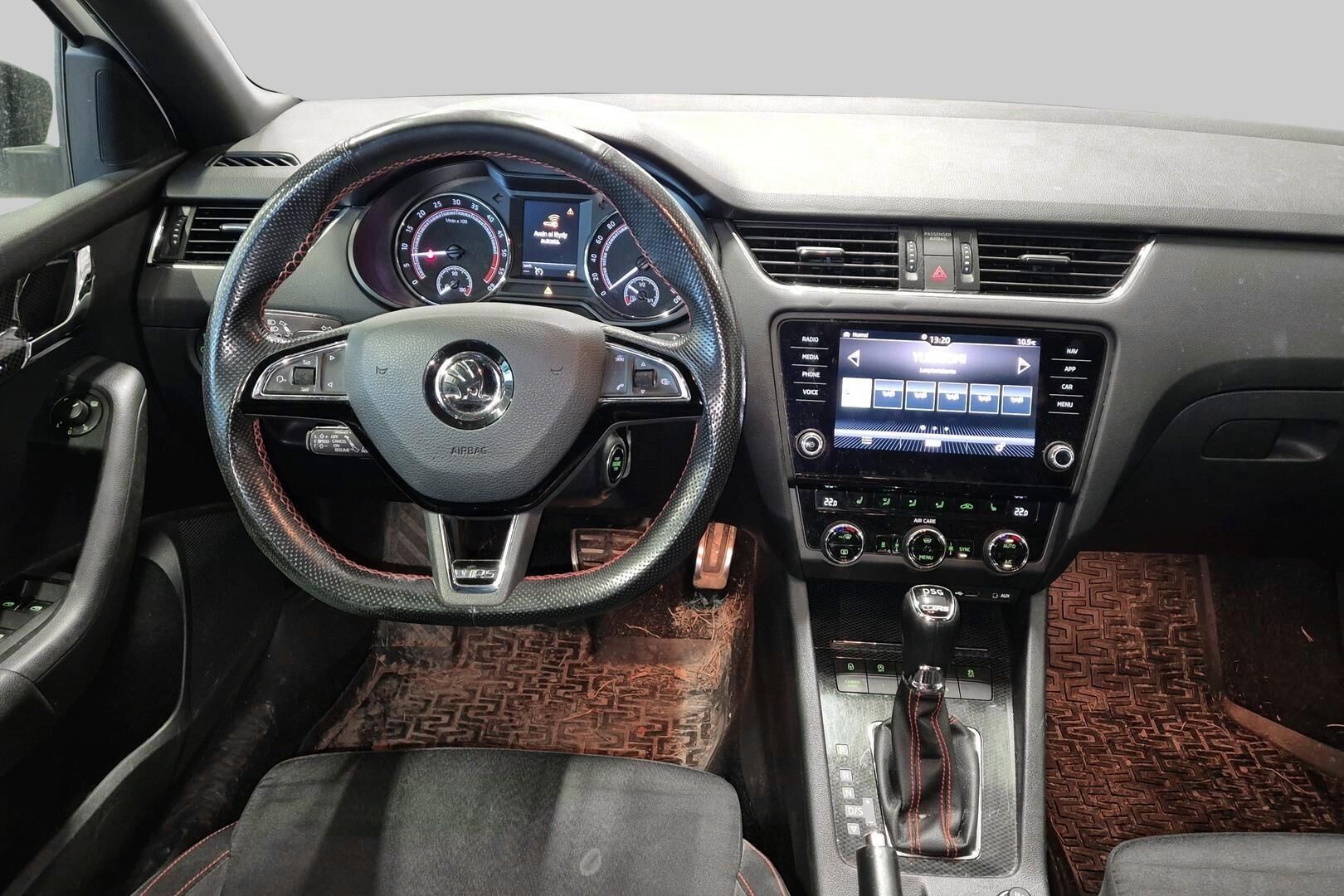 Skoda Octavia iso kuva 2