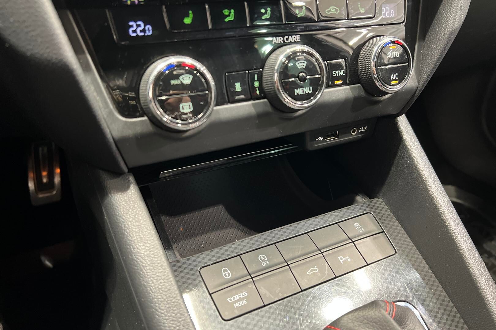 Skoda Octavia iso kuva 18