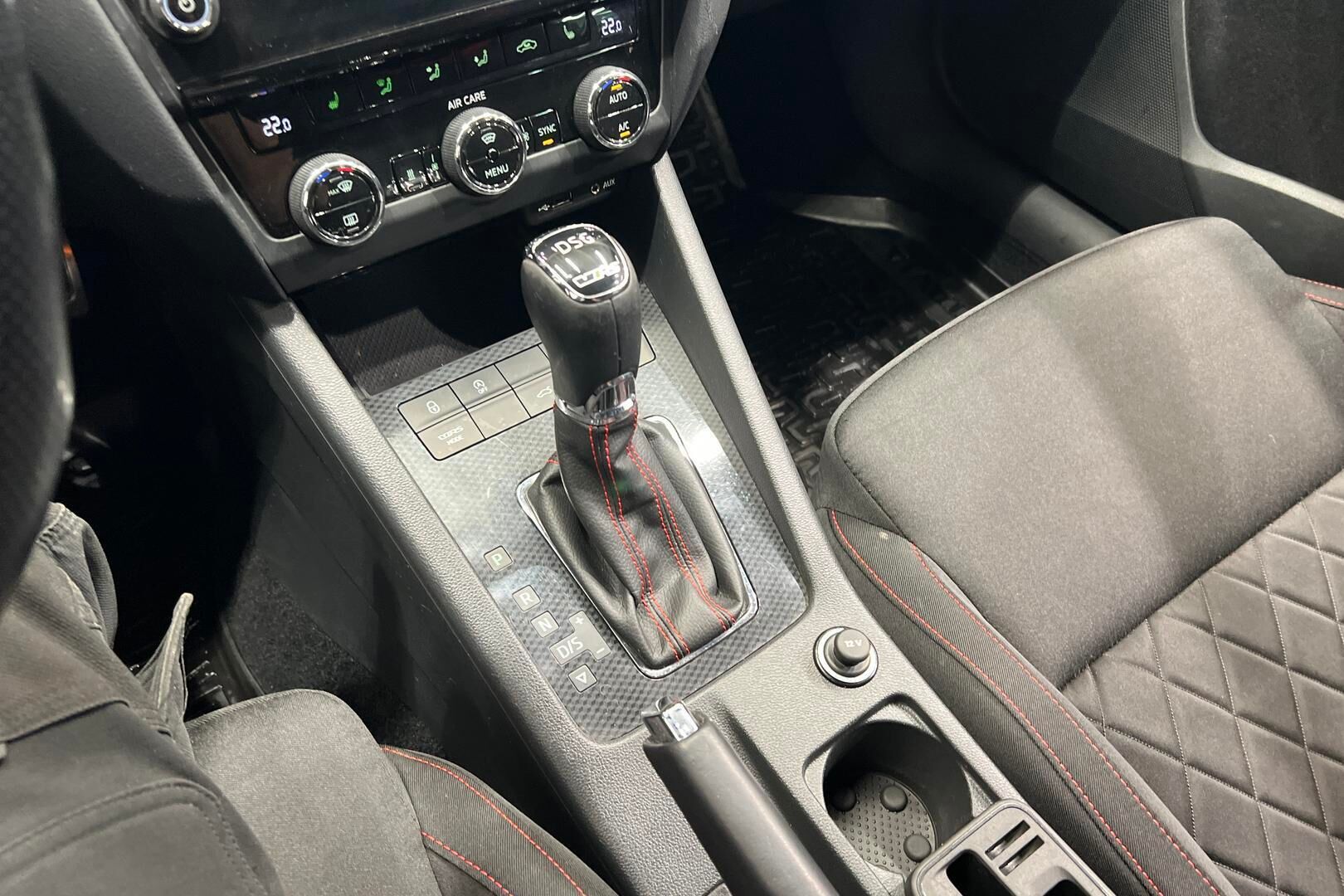 Skoda Octavia iso kuva 19