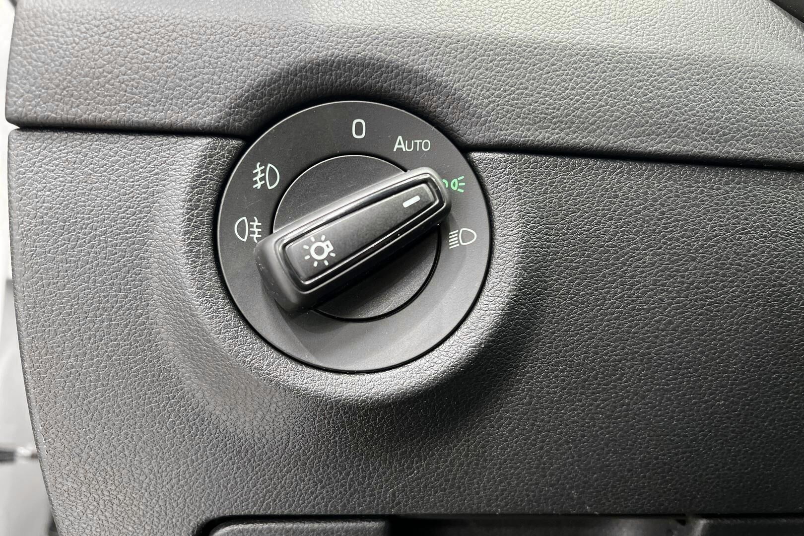 Skoda Octavia iso kuva 20