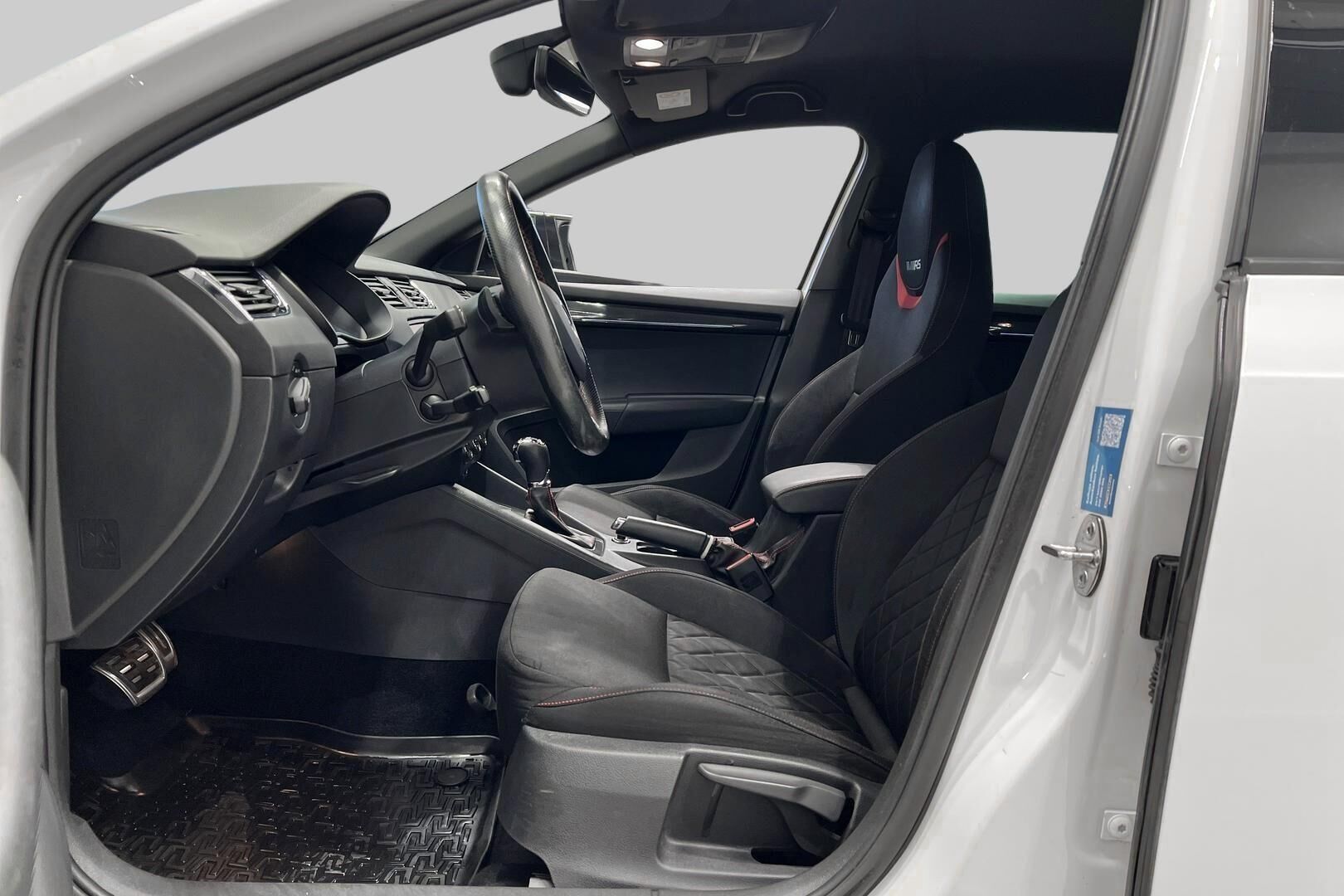 Skoda Octavia iso kuva 9