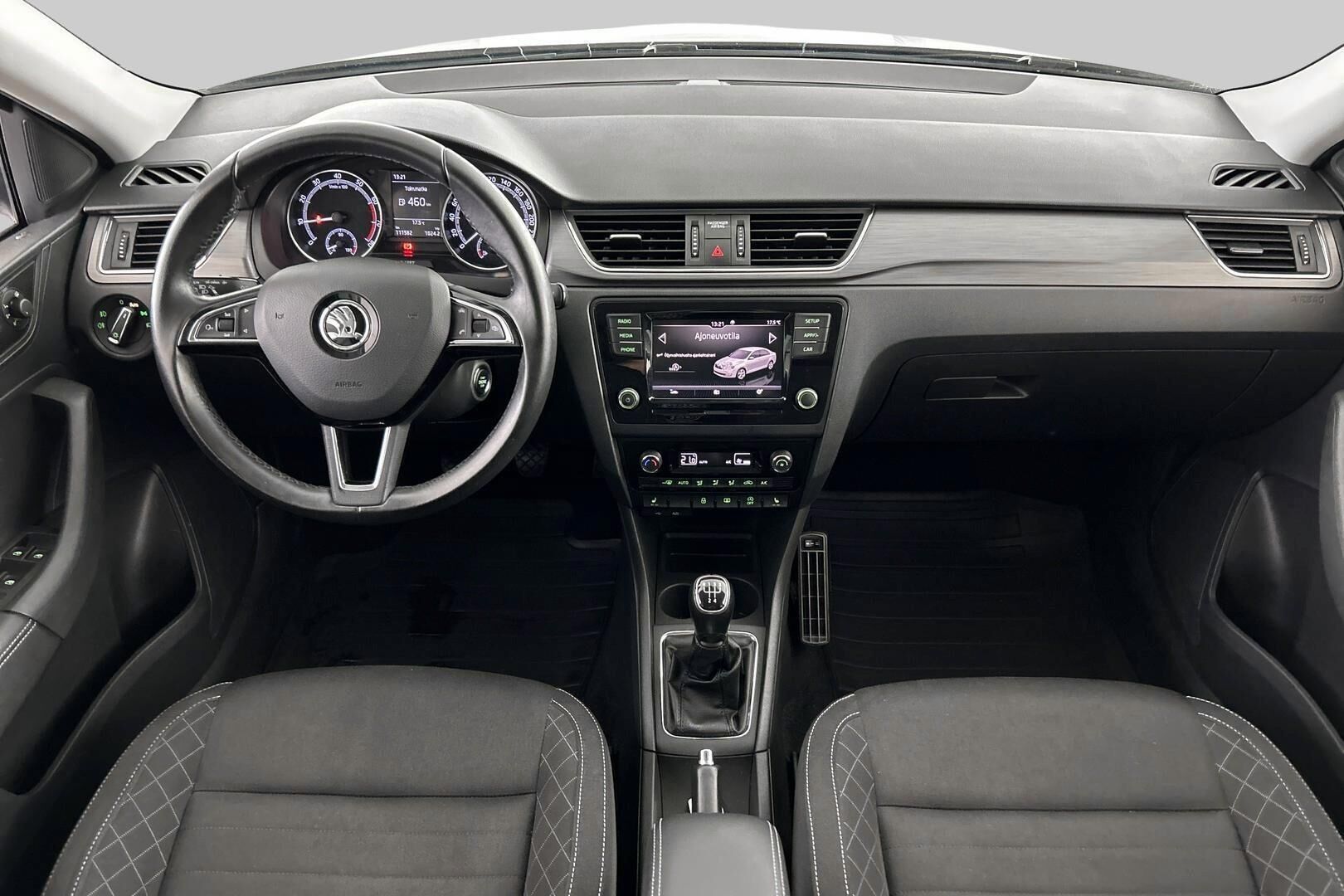 Skoda Rapid iso kuva 7