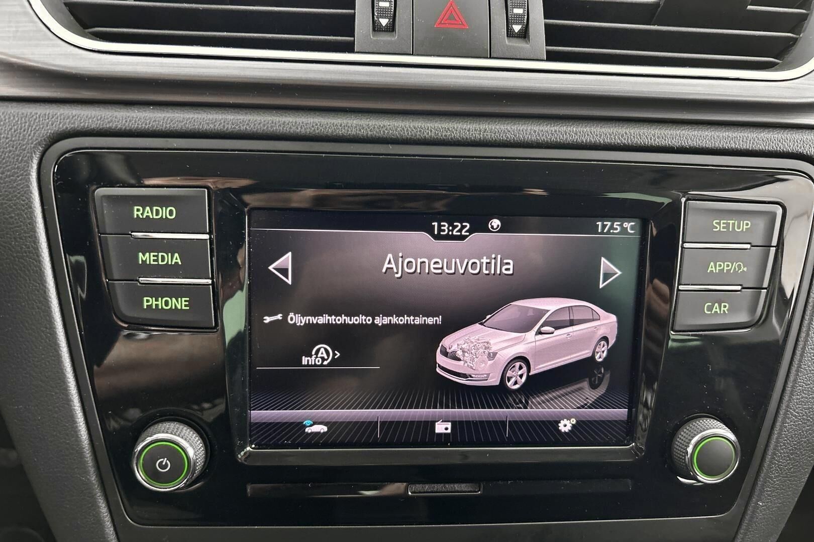 Skoda Rapid iso kuva 10