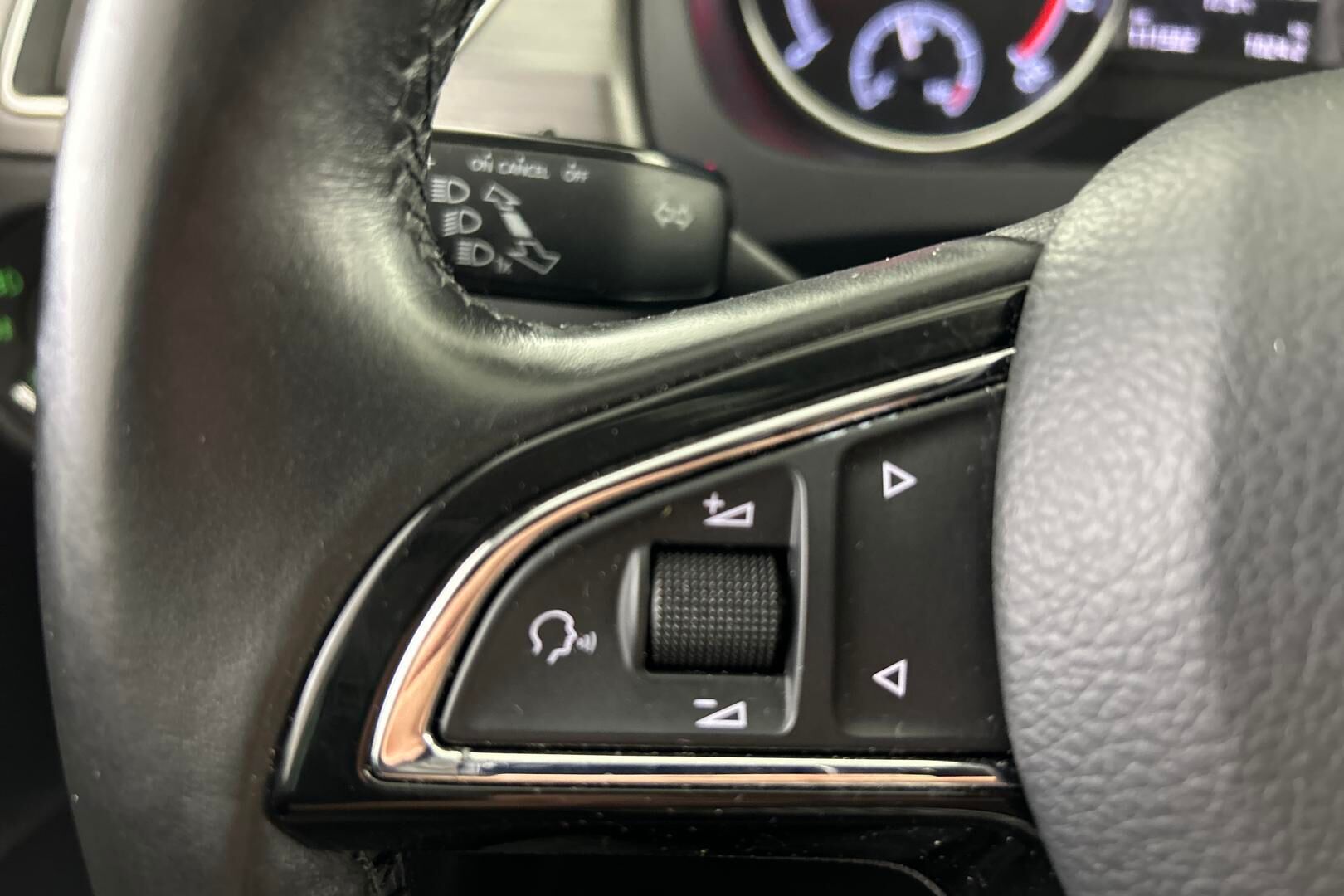Skoda Rapid iso kuva 15