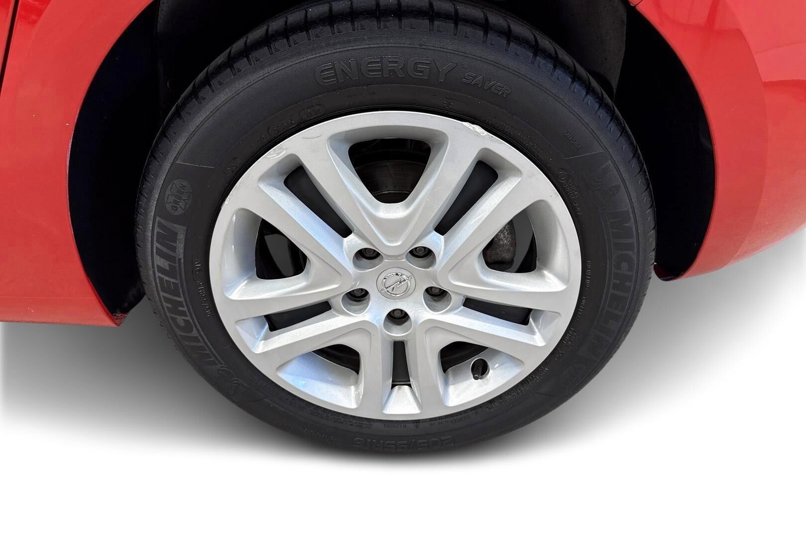 Opel Astra iso kuva 13