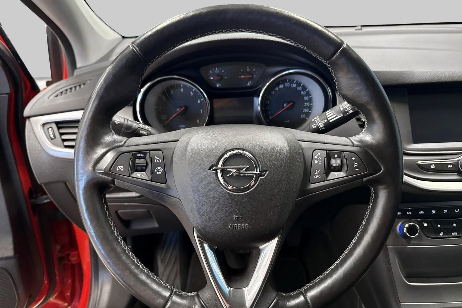 Opel Astra iso kuva 17