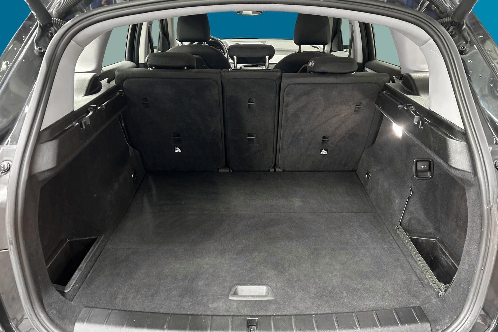 BMW X1 iso kuva 12