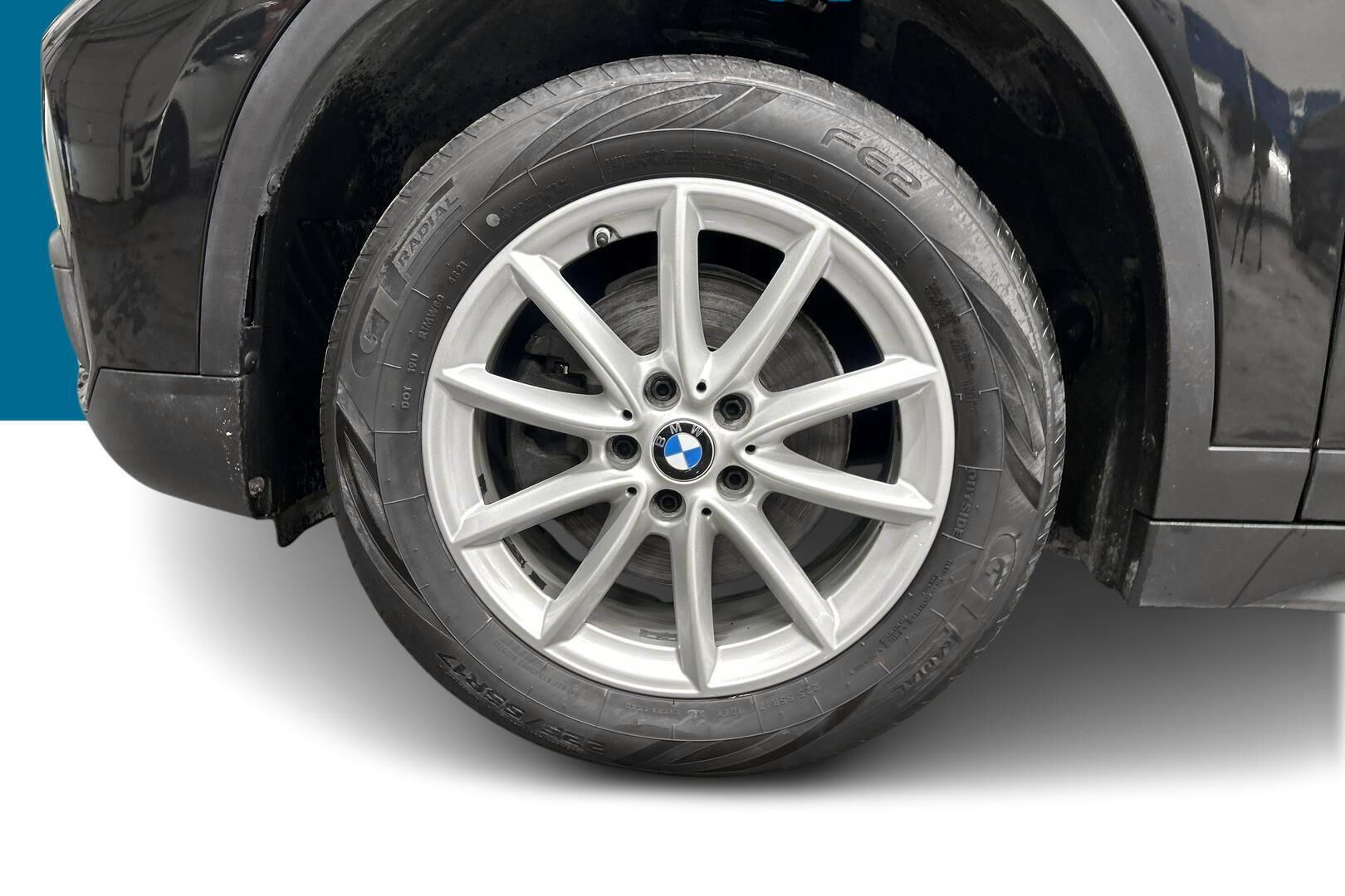 BMW X1 iso kuva 13