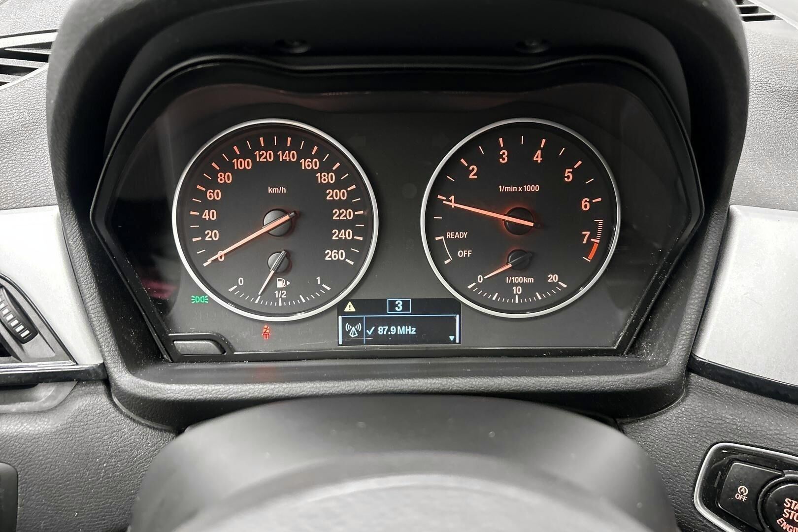 BMW X1 iso kuva 15