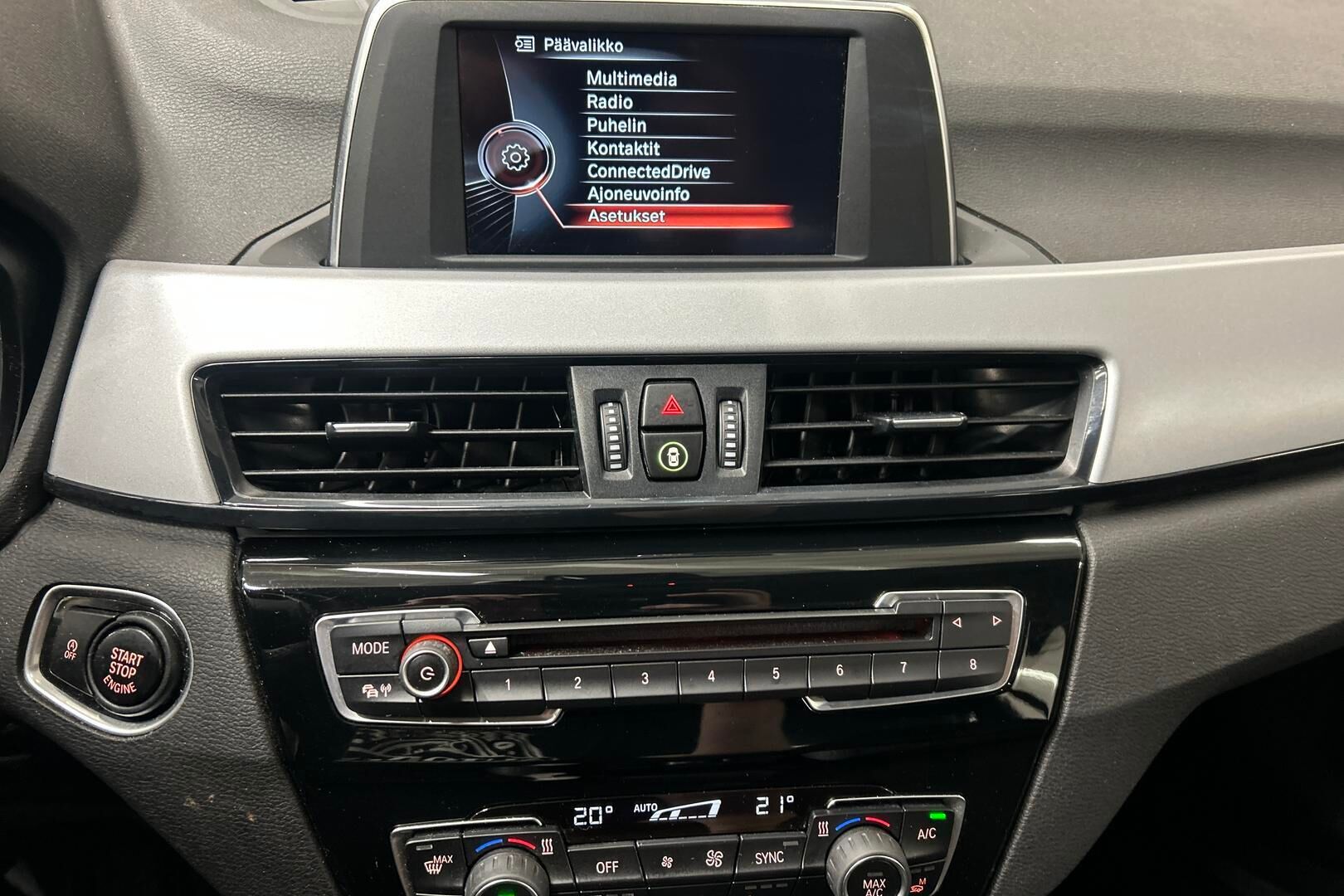 BMW X1 iso kuva 16