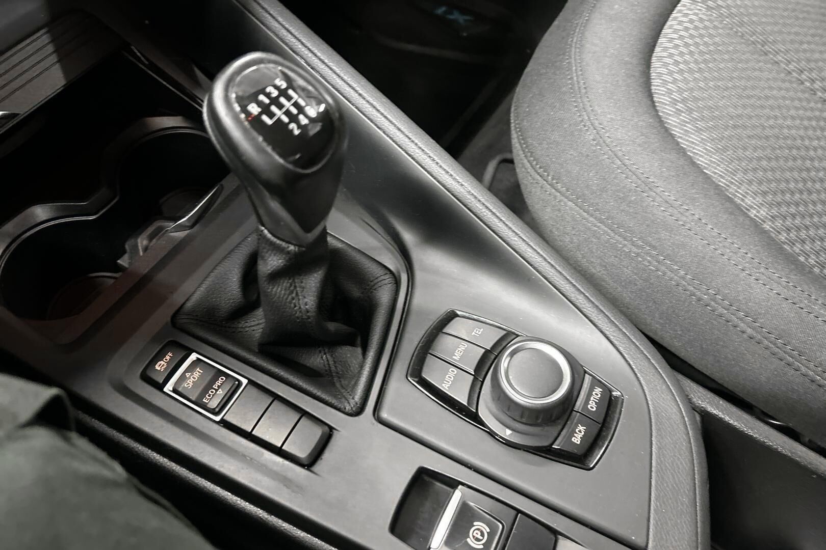 BMW X1 iso kuva 17
