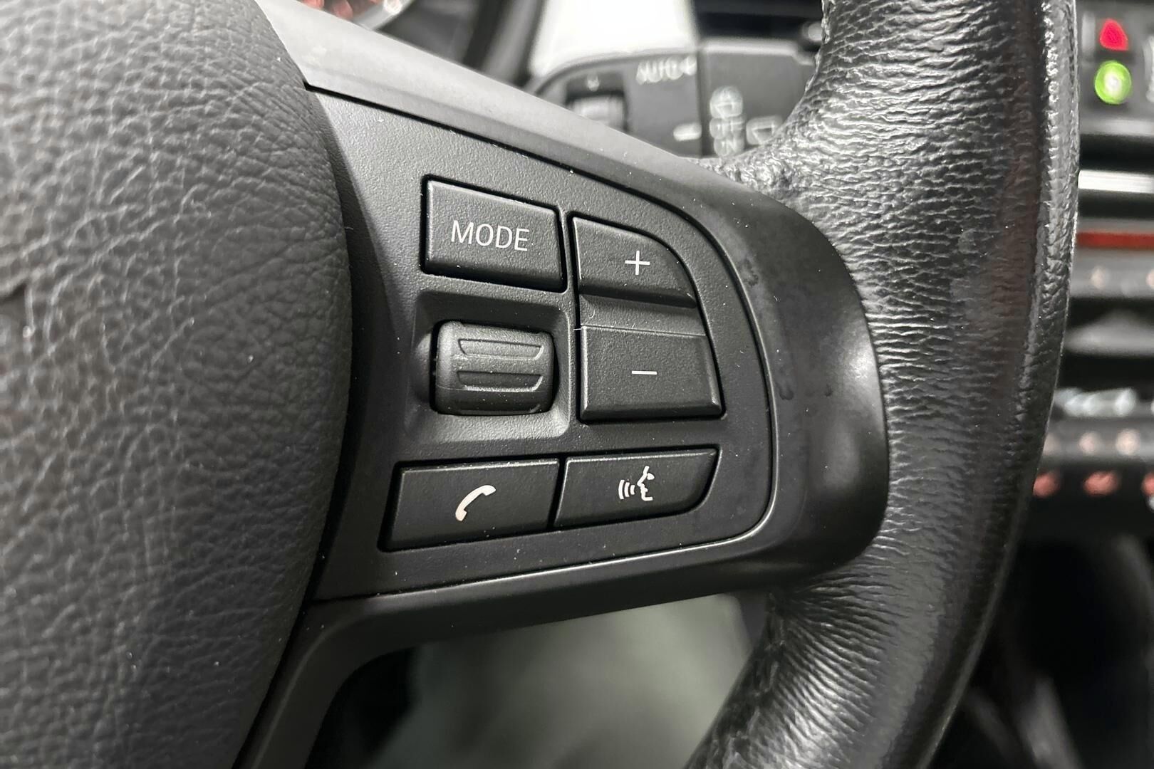 BMW X1 iso kuva 18