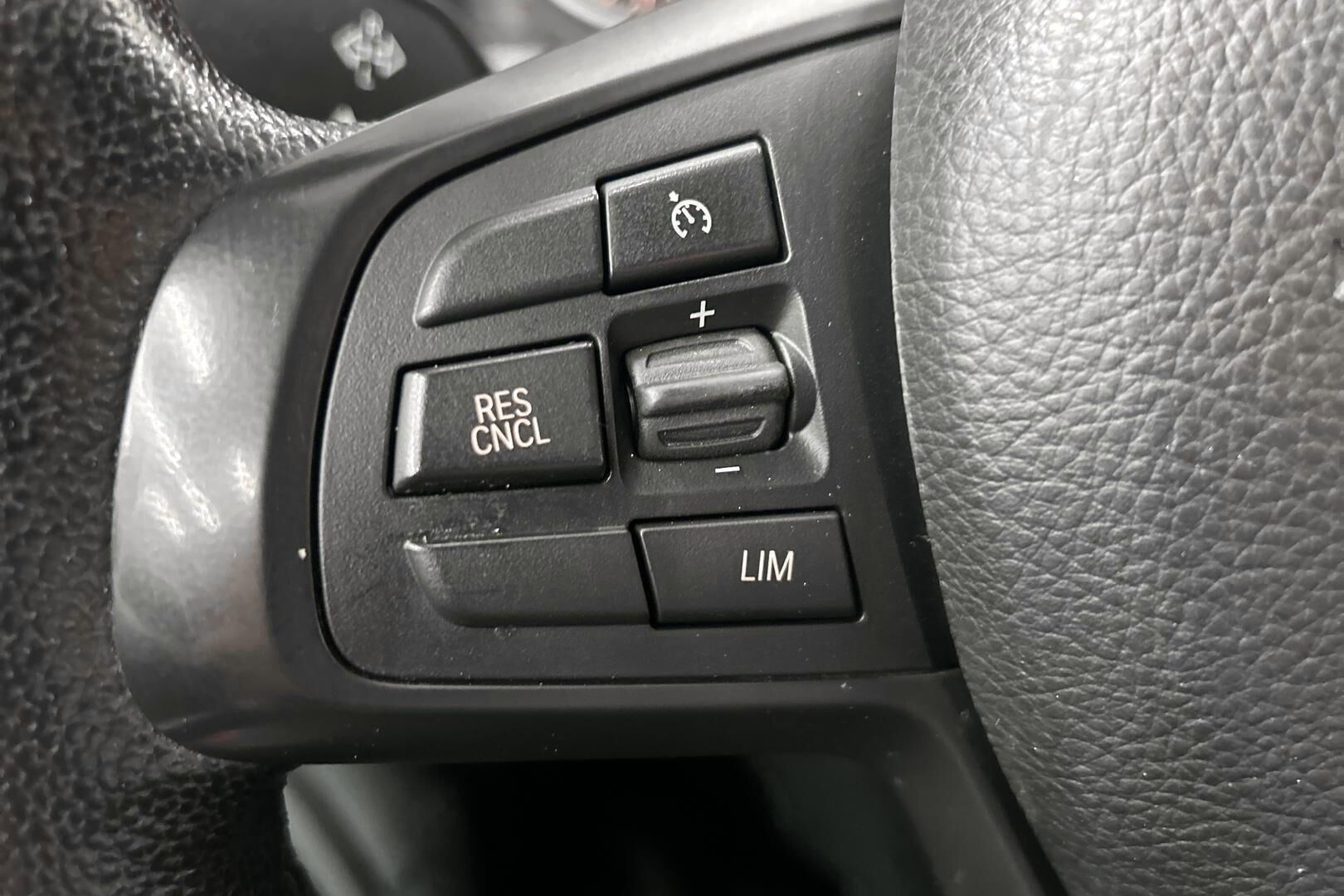 BMW X1 iso kuva 19
