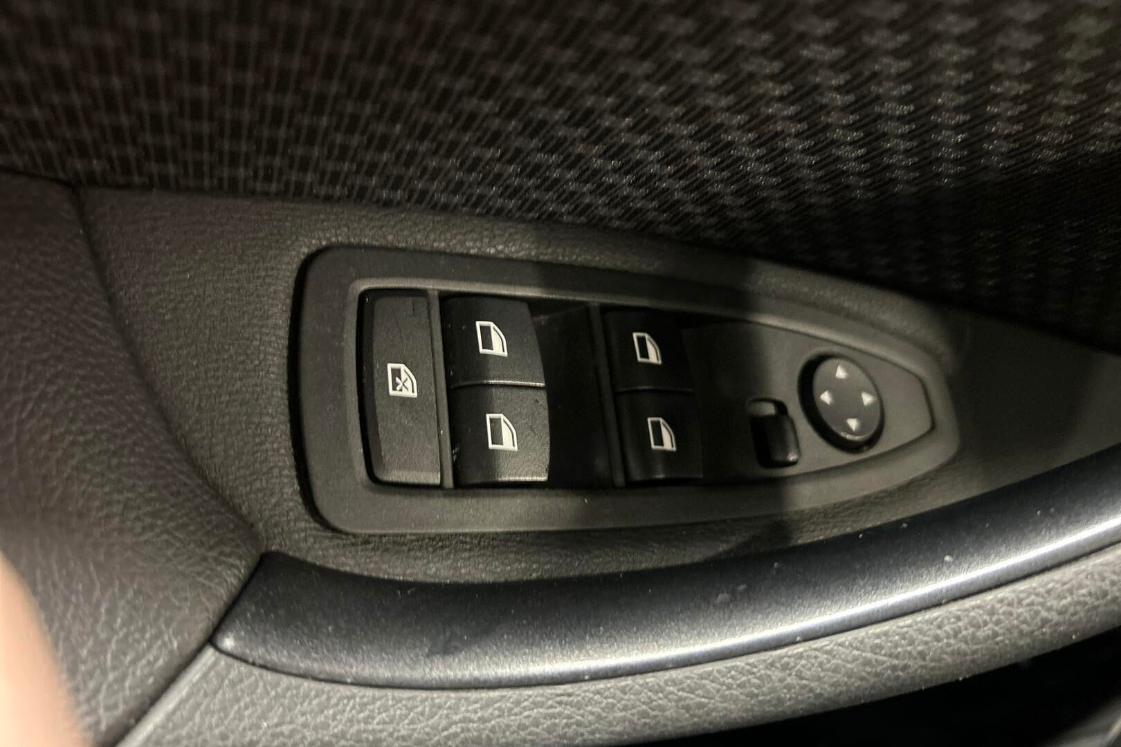 BMW X1 iso kuva 22