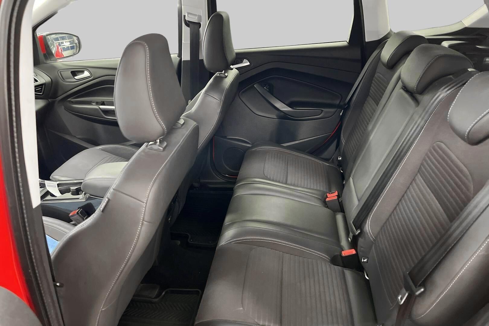 Ford Kuga iso kuva 10