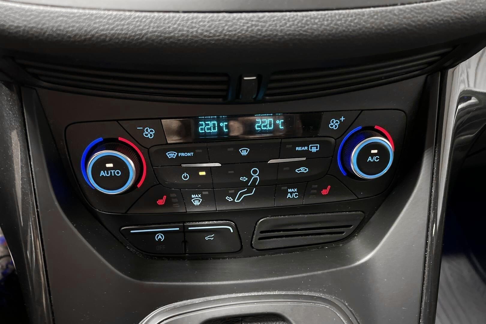 Ford Kuga iso kuva 16