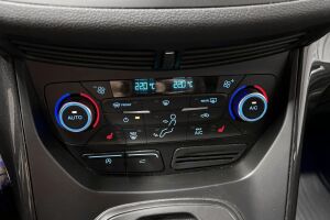 Ford Kuga esikatselu 16