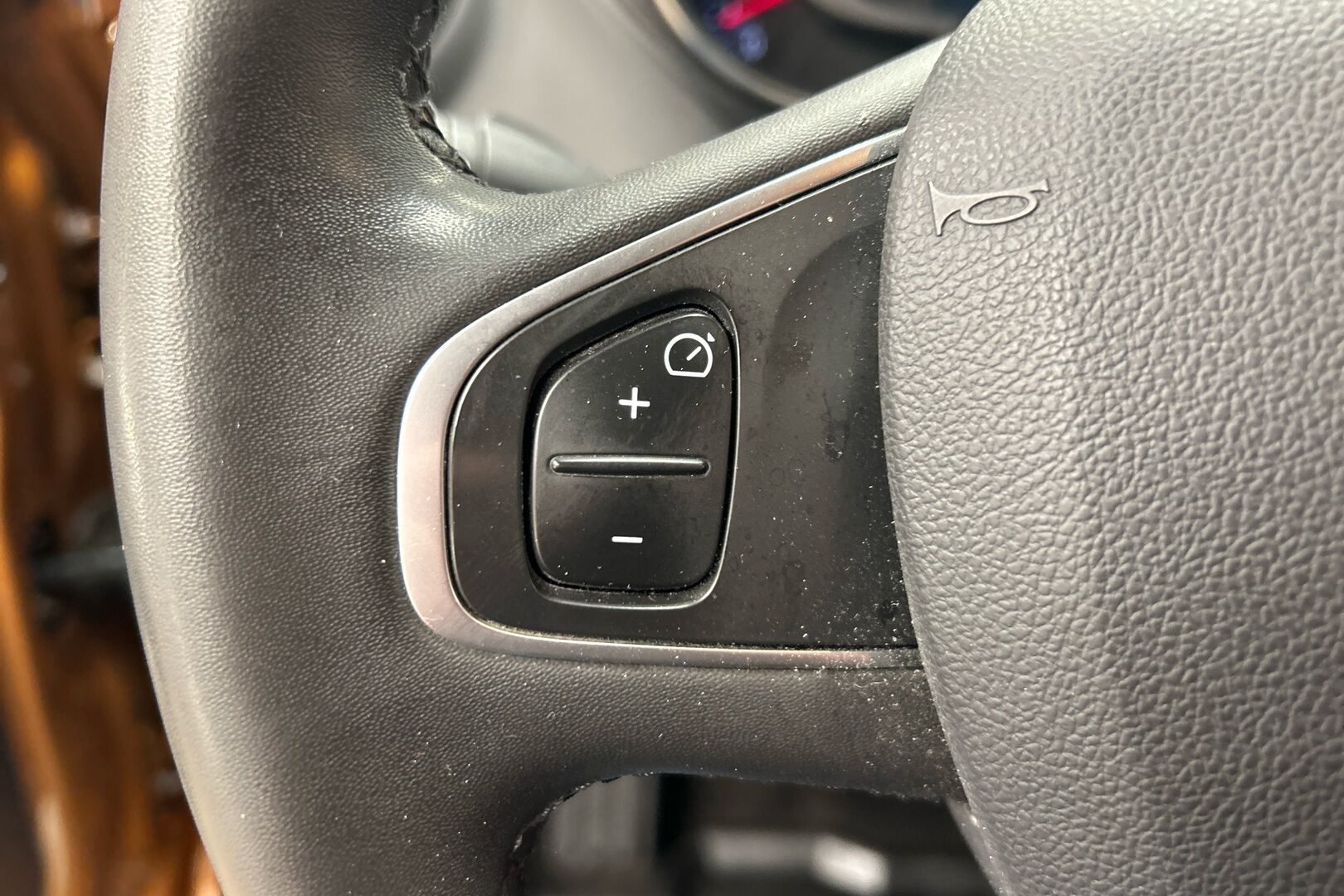 Renault Captur iso kuva 13