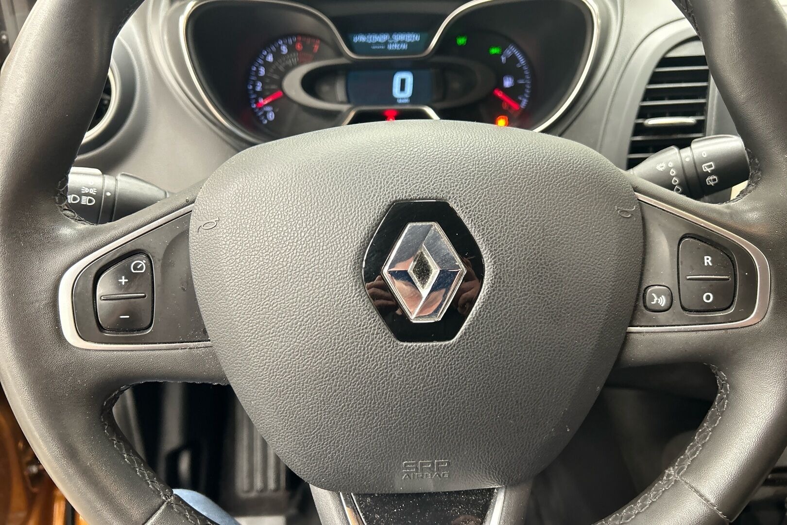 Renault Captur iso kuva 16