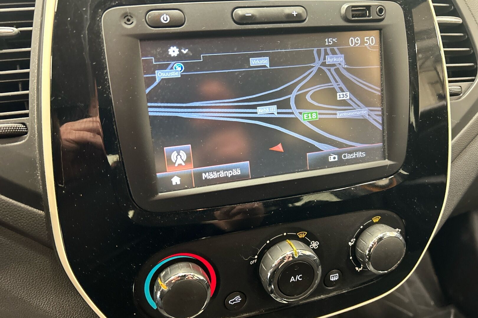 Renault Captur iso kuva 17