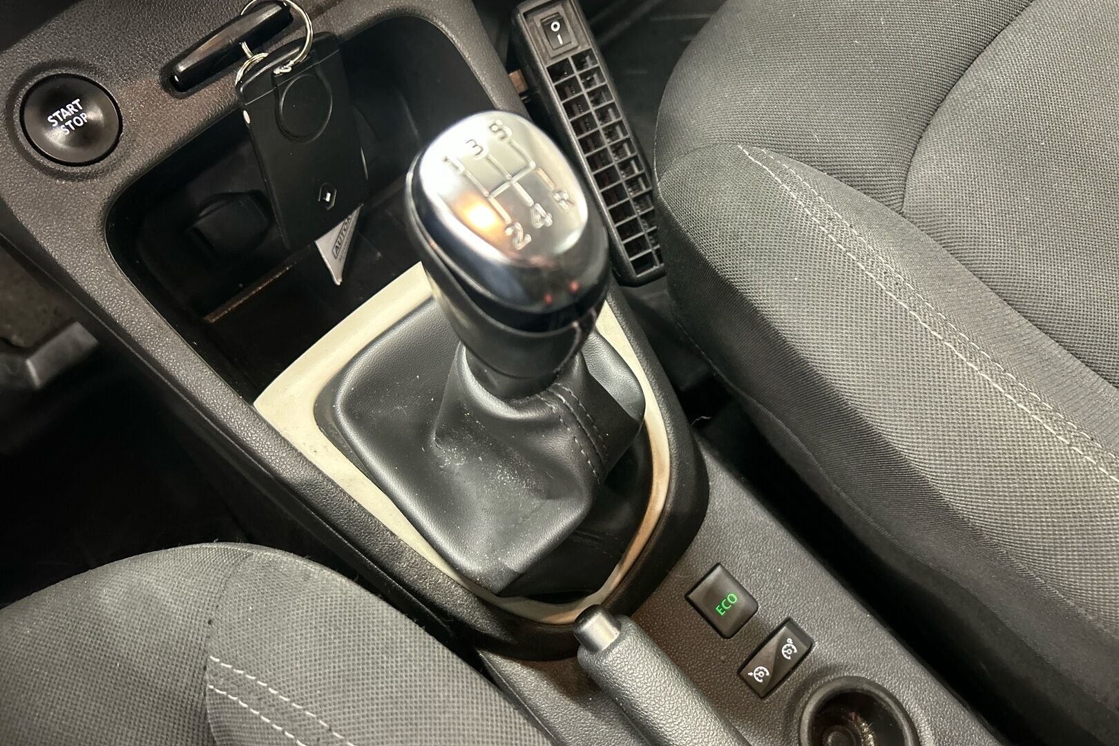 Renault Captur iso kuva 18