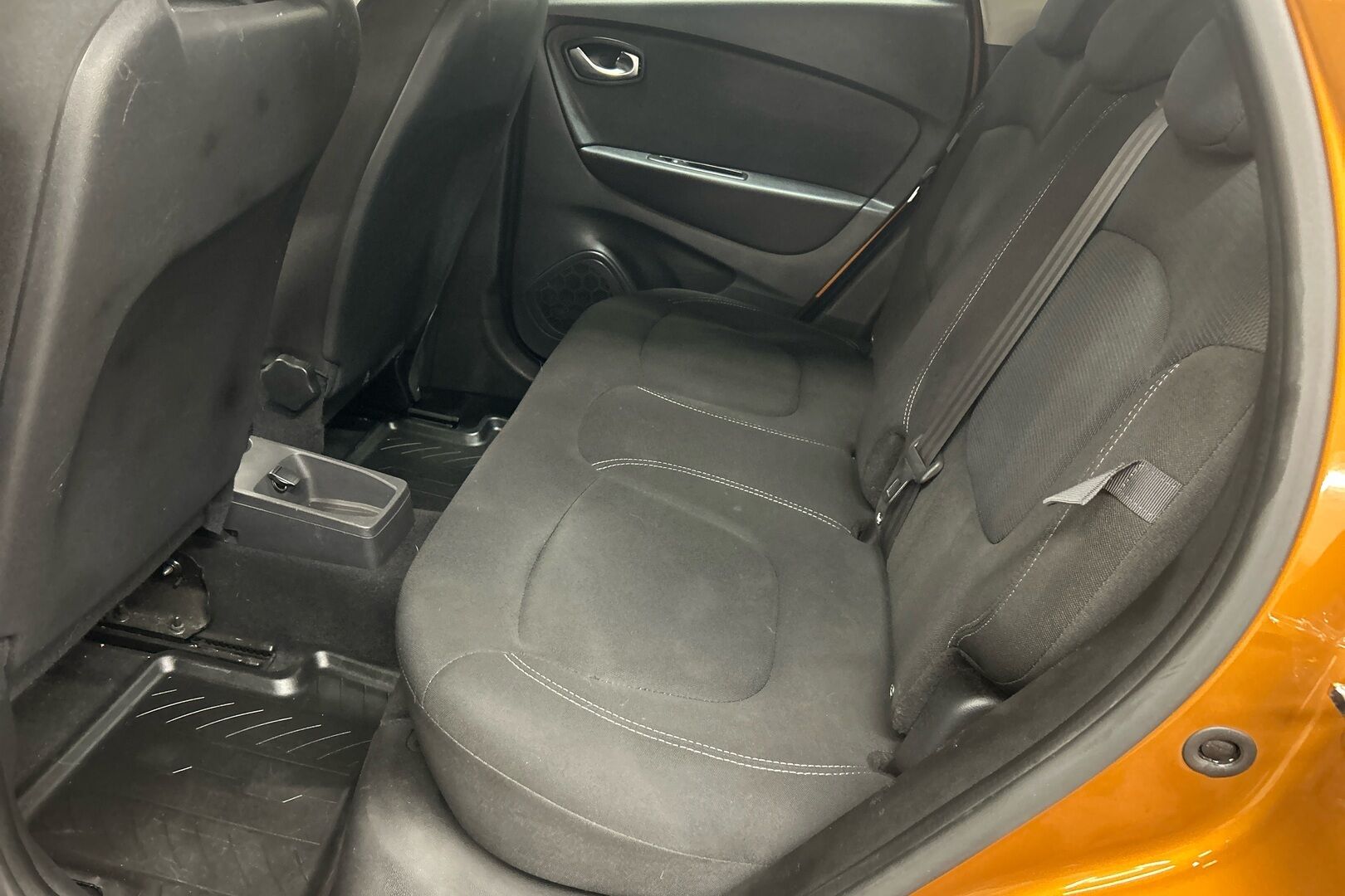 Renault Captur iso kuva 8